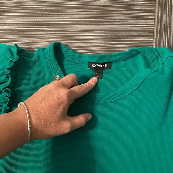 Express ribbed, green blouse, top raffle sleeve size extra large - Picture 2 of 3